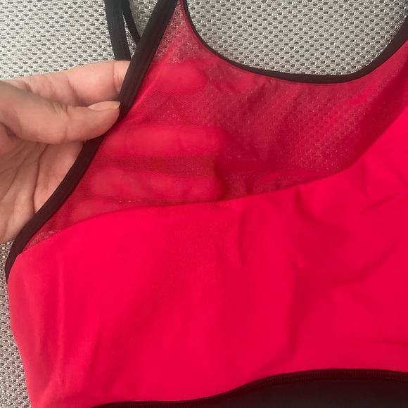 Lululemon Forget The Rest bra 8 in Flamenco Red - Picture 6 of 9